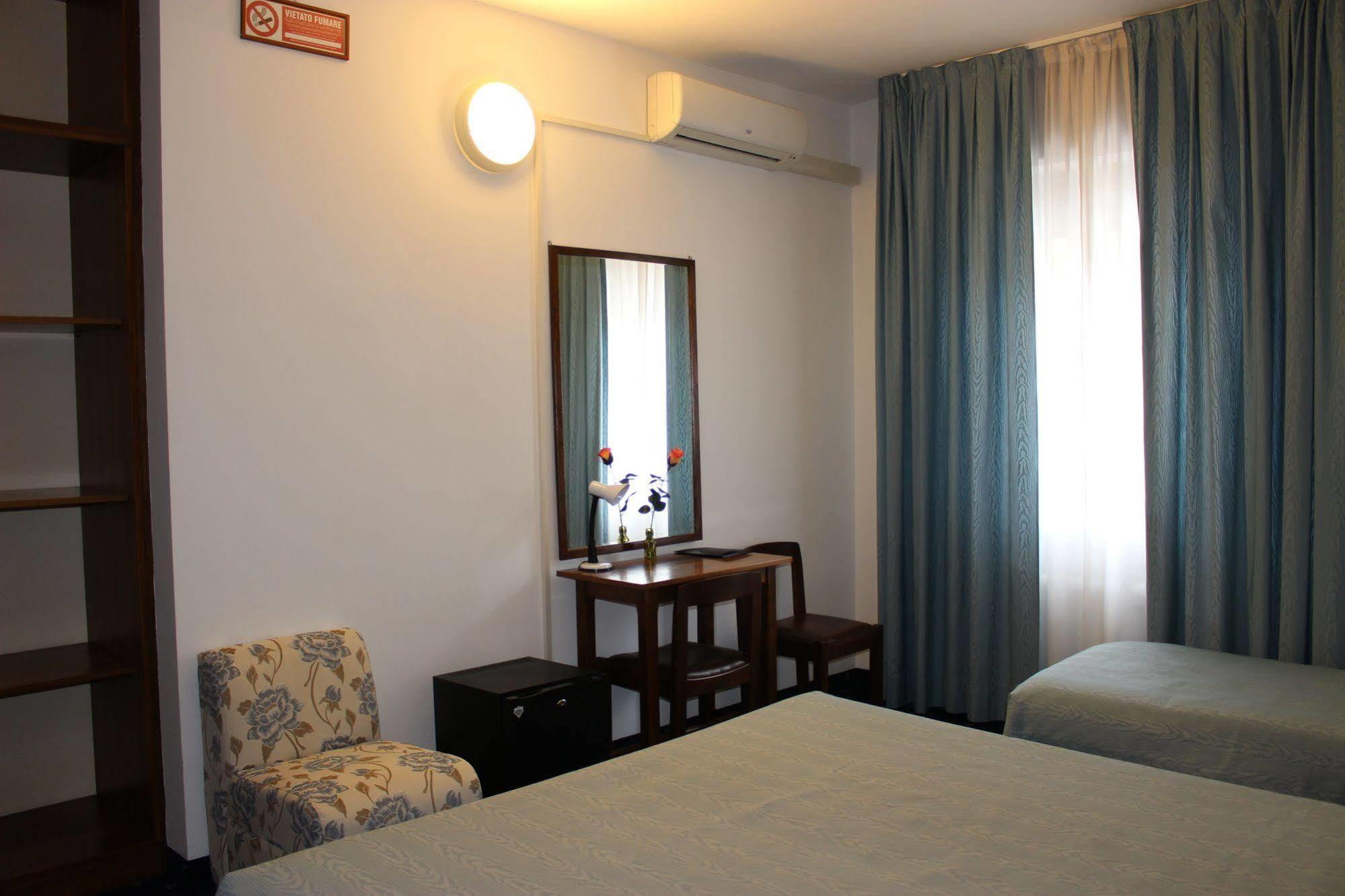 Hotel Pinolo Gubbio Exterior photo