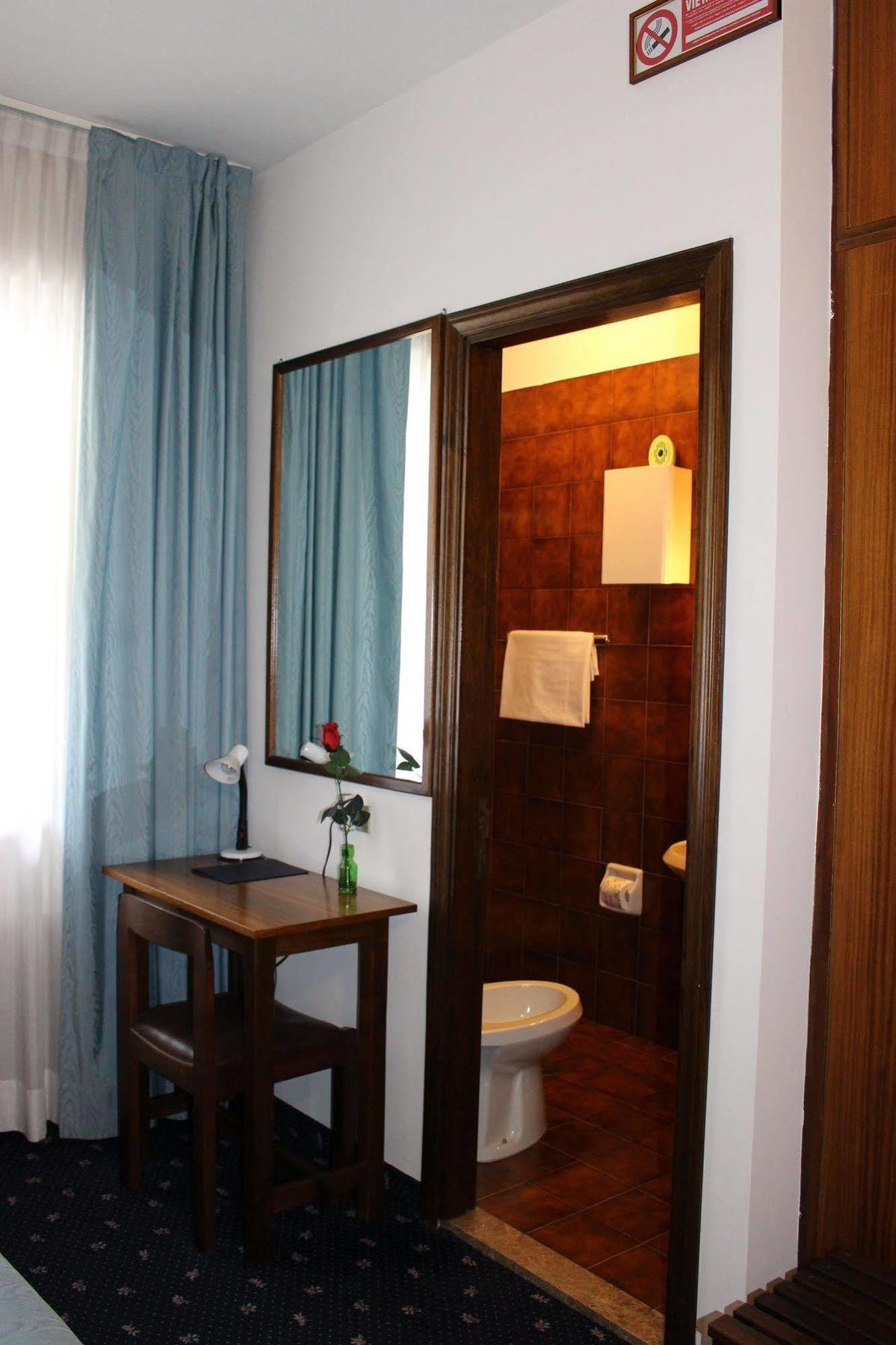 Hotel Pinolo Gubbio Exterior photo